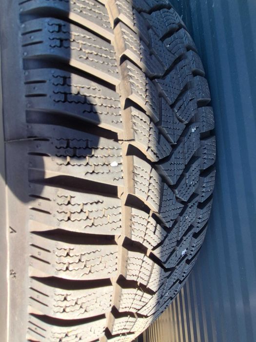 5x114,3**215/65/16**2022**Dunlop**Felgi+Opony Zimowe+Kołpaki**Nissan