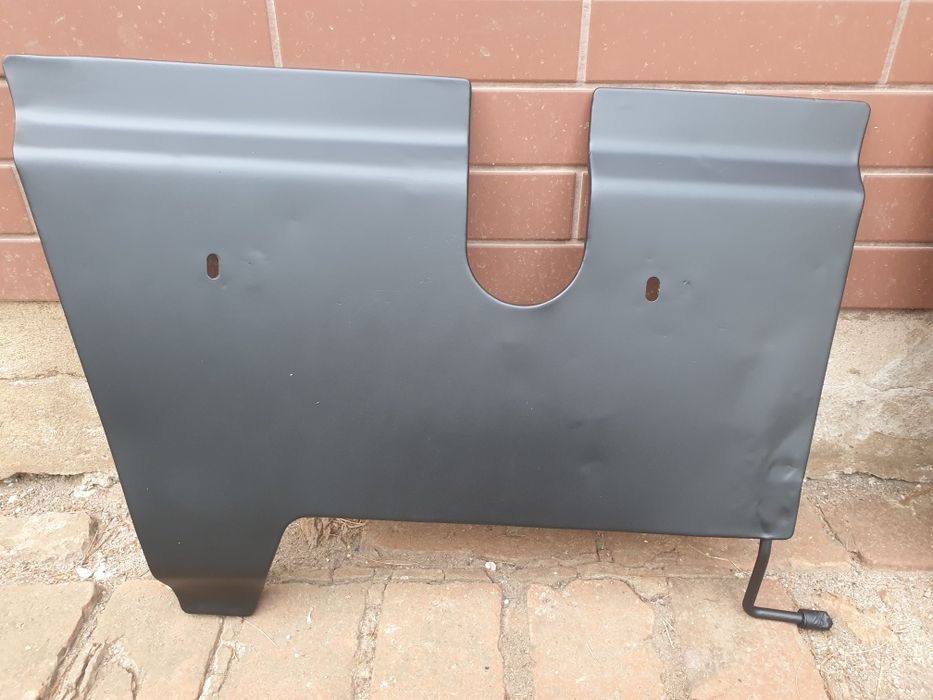 Zetor, ZTS,8245,8211 osłona silnika lewa