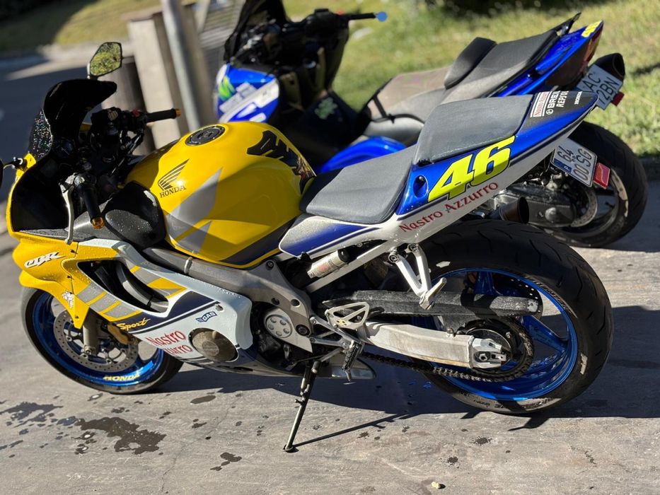 Vendo CBR F4i Sport valentino rossi em bom estado
