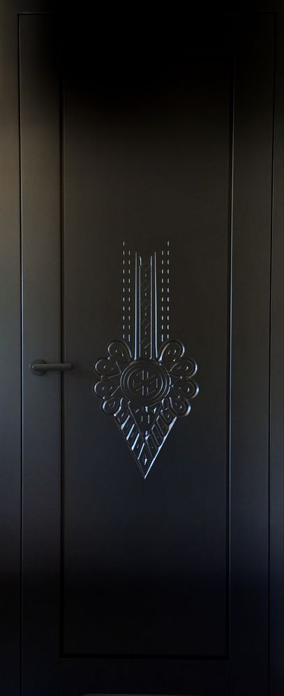 Drzwi drewniane wewnętrzne, zewnętrzne, okna, stoły, schody, parapety