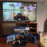 Продам PS4  1Тр пам'яті в чудовому стані,рідко була у використанні.