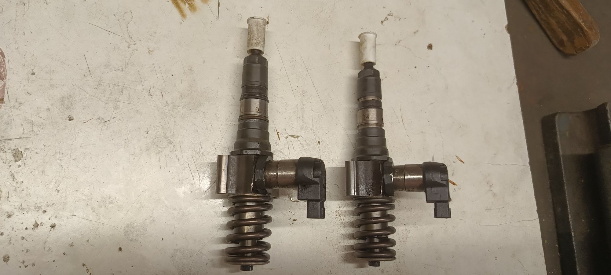 Pompowtryskiwacze VW Passat B6 2 0 TDI 4 motio BKP Continental -Simens