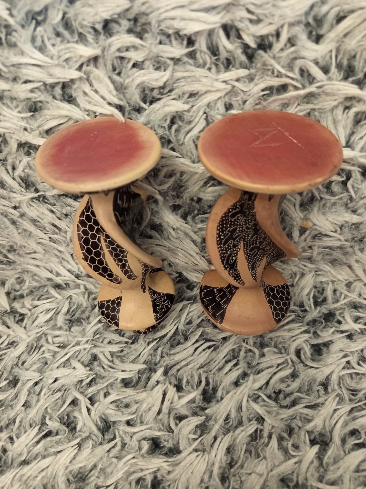 Dwa autorskie świeczniki z kamienia z sygnaturą