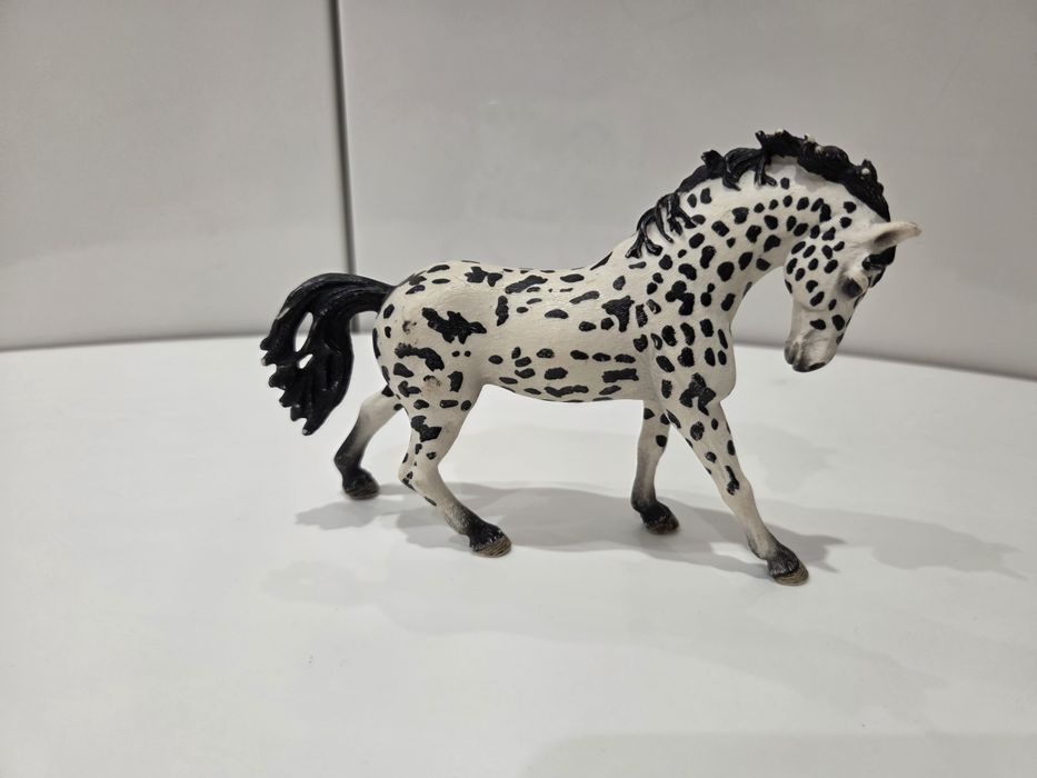 Koń Schleich łatki