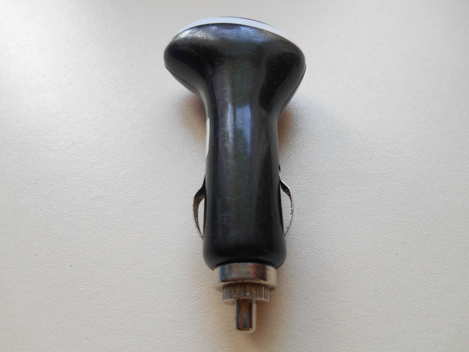 USB зарядное устройство в прикуриватель автомобильная зарядка