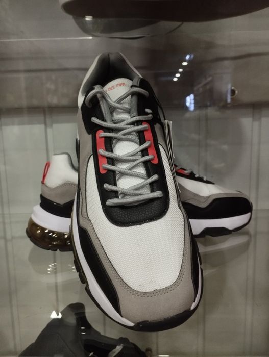 Кросівки чоловічі Pull bear