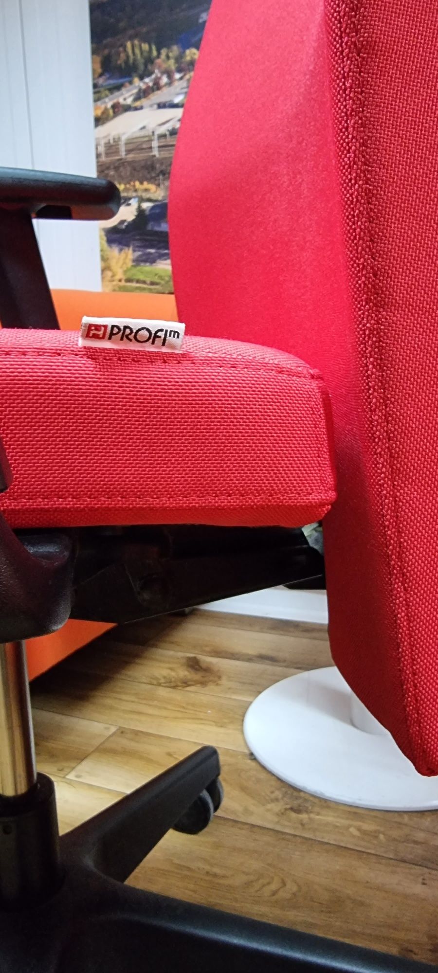 Fotel biurowy Profim Playa czerwony fotele biurowe