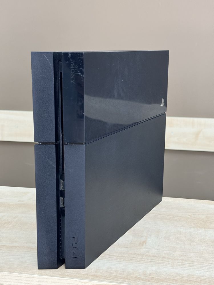 PS4 500 Gb Black + 2 джойстика + док станция, Play Station