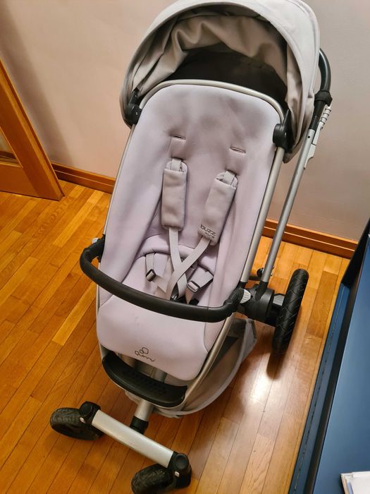 Carrinho de bebé Quinny