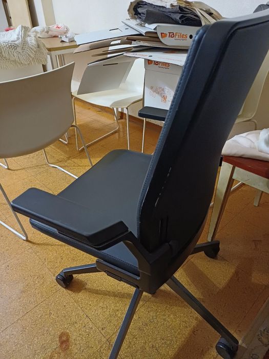 Cadeira com rodas  preto
