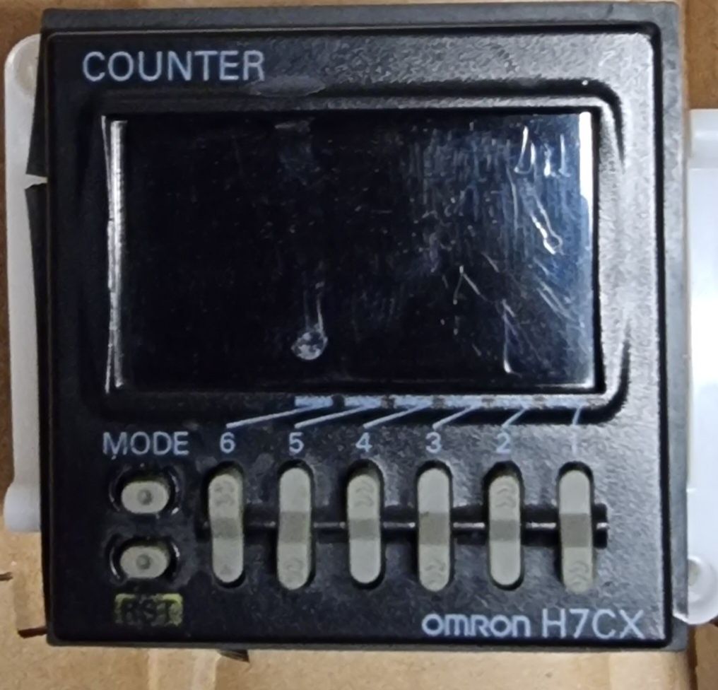 Licznik Omron H7CX-AWSD-N