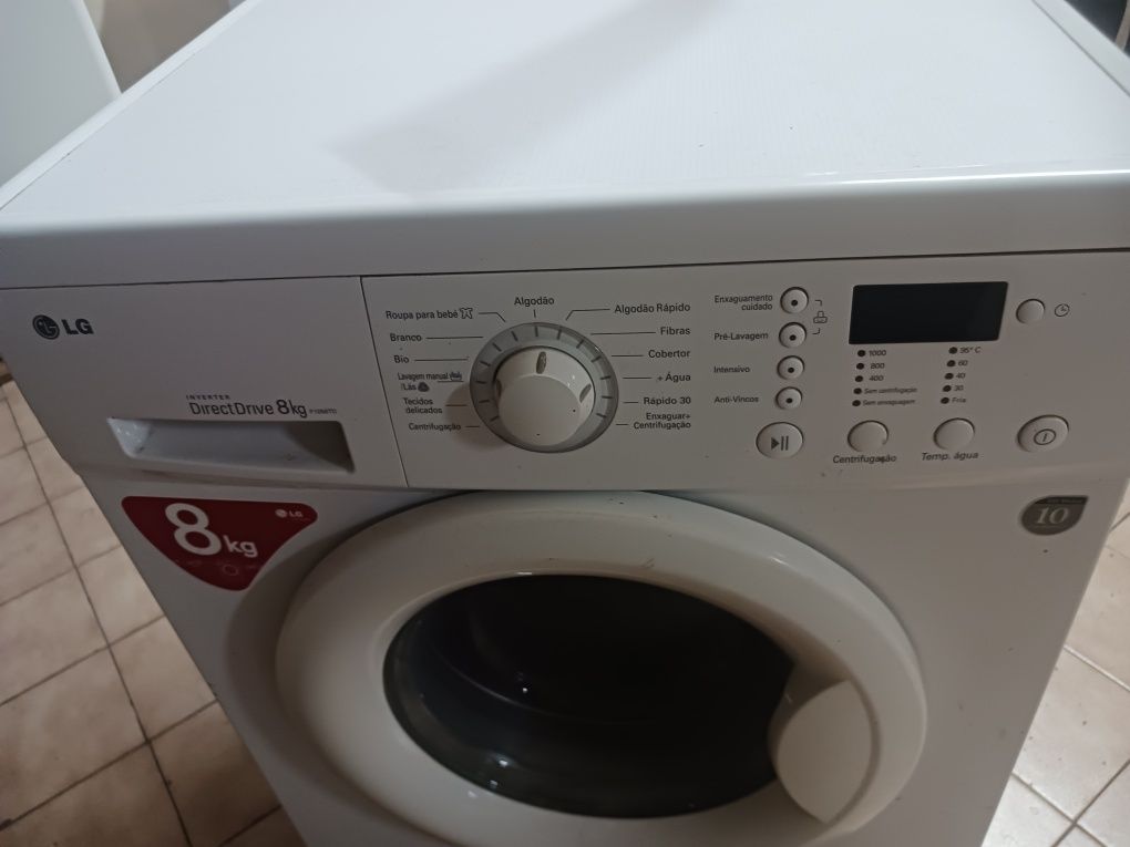 Vendo máquina de lavar roupa LG 8 kg classe A+ , em ótimo estado possi