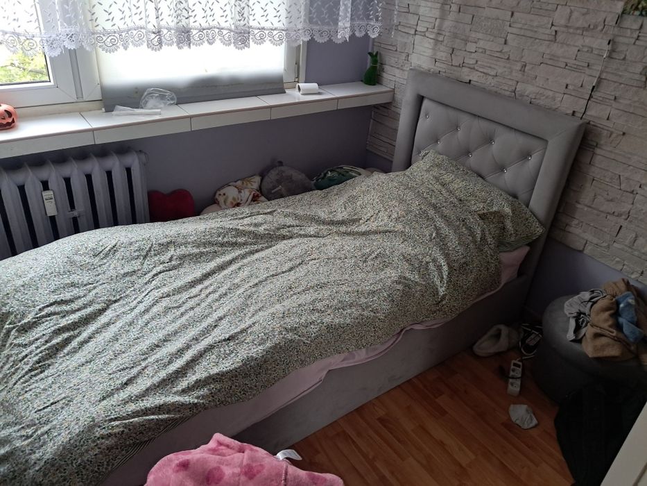 Łóżko jednosobowe