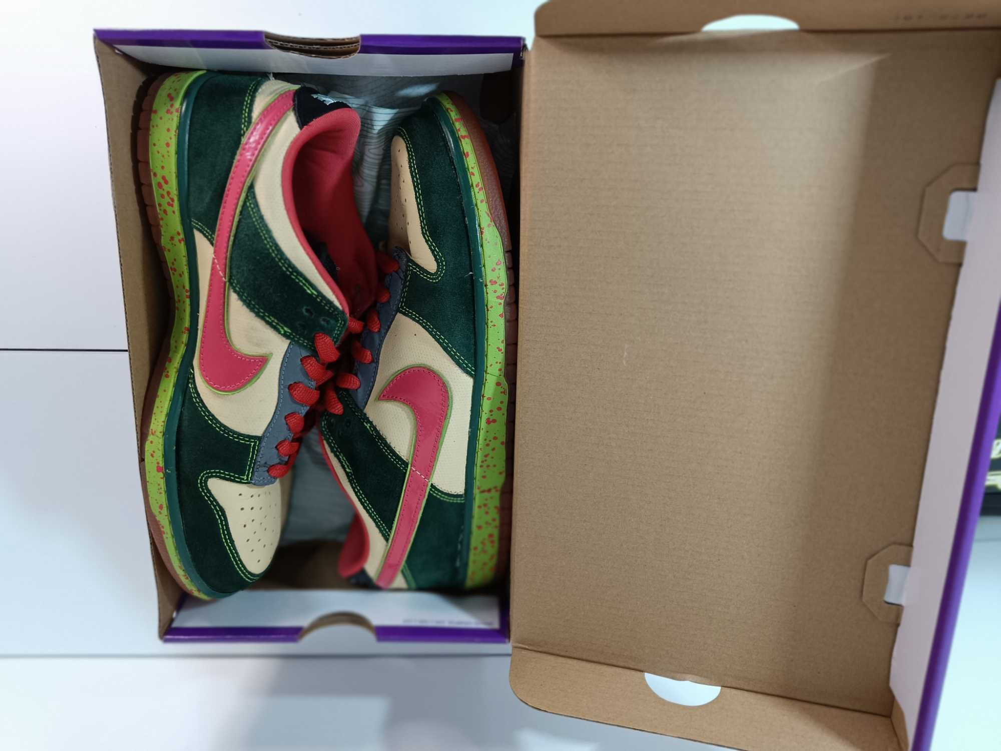 Nike SB Dunk Low Mosquito