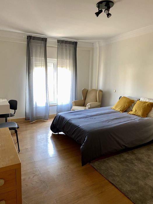 Quarto individual - CONTRATO E DESPESAS INCLUÍDAS