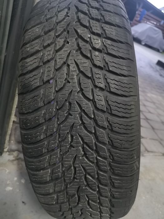 Opona zimowa Nokian 195/60/15