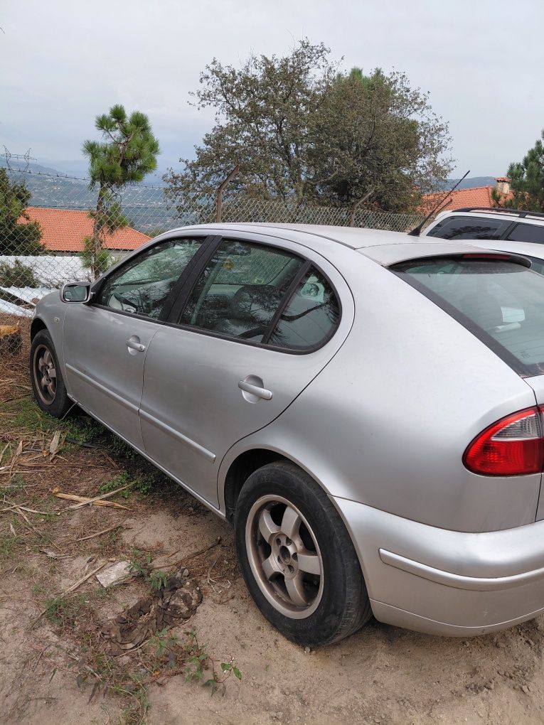 Vendo leon 1m as peças