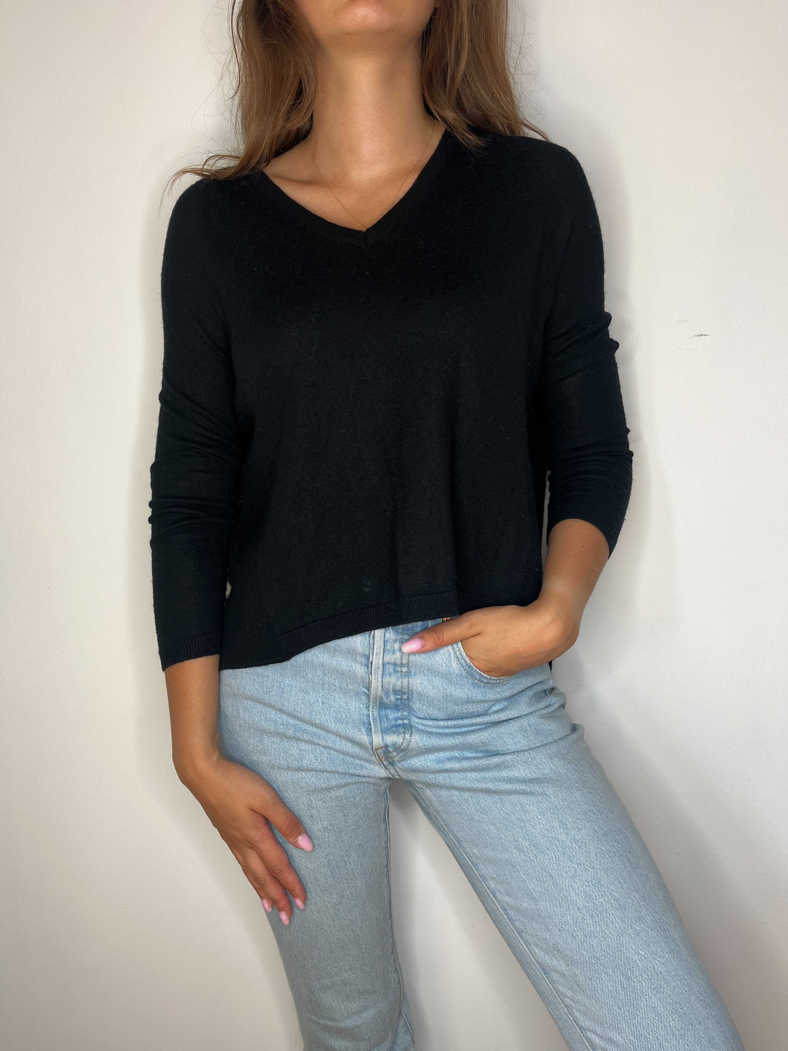 Czarny sweter asymetryczny Calvin Klein rozmiar XS