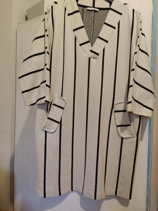 Vestido Cru com riscas finas Zara