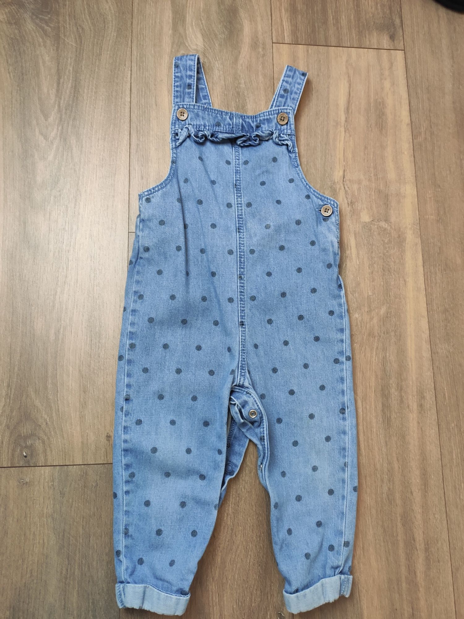 Spodnie kombinezon ogrodniczki r. 86 (12-18 mcy) niebieskie w kropki