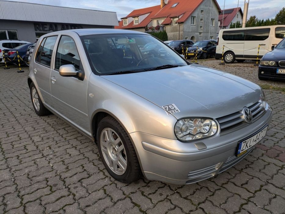 Volkswagen Golf 2,3 V5 Szwajcar VW GOLF IV
