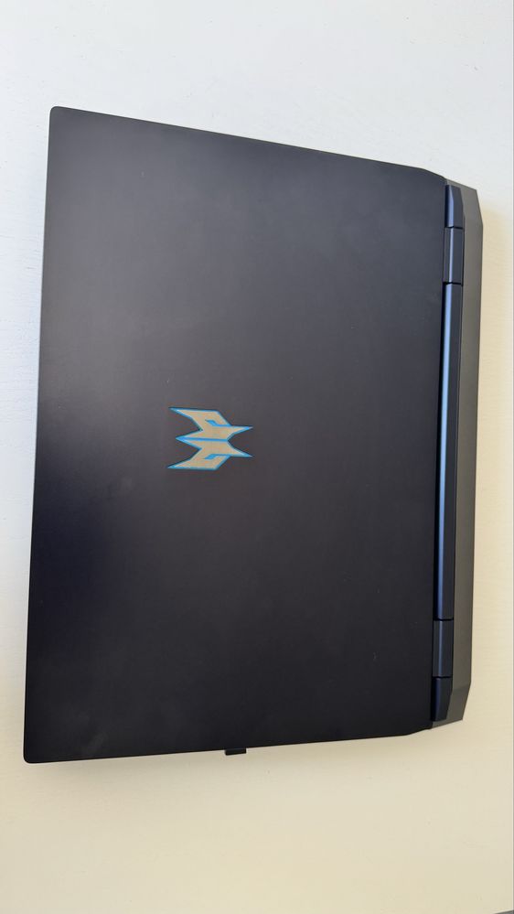 Vendo portátil ACER PREDATOR HELIOS 300