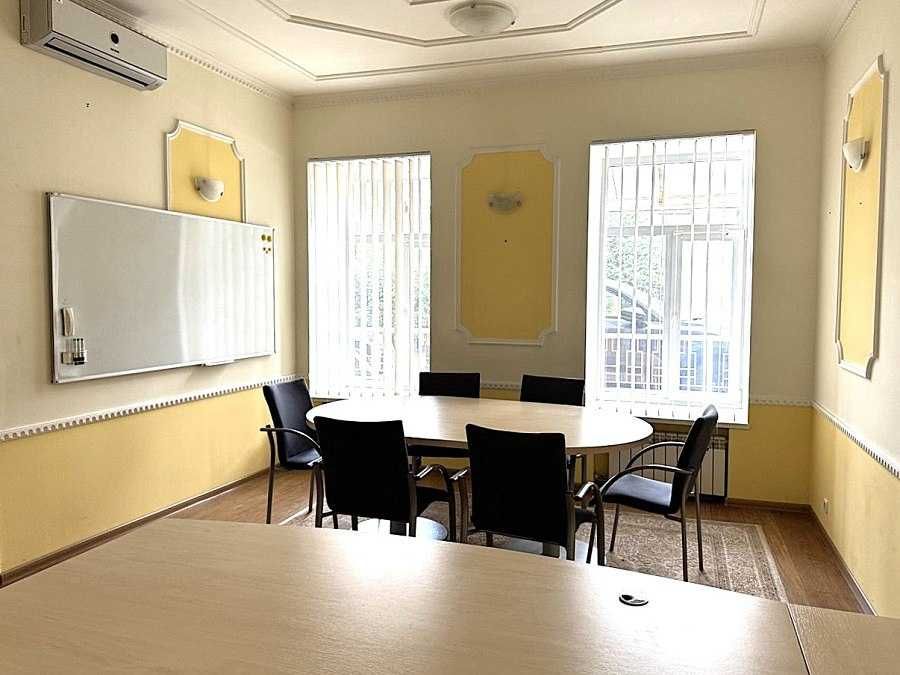 БЕЗ% Оренда офісу 500 м2, вул. Мазепи, метро Арсенальна,