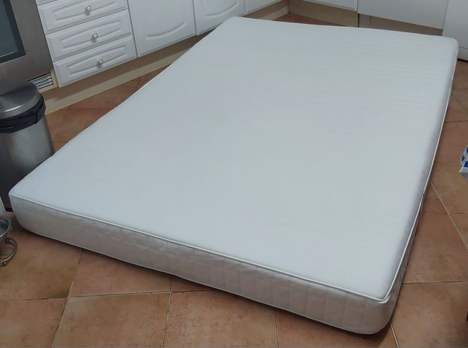 COLCHÃO DE CASAL DE LATEX E ESPONJA.Casa,Quarto,Sala,Campismo,Visitas.