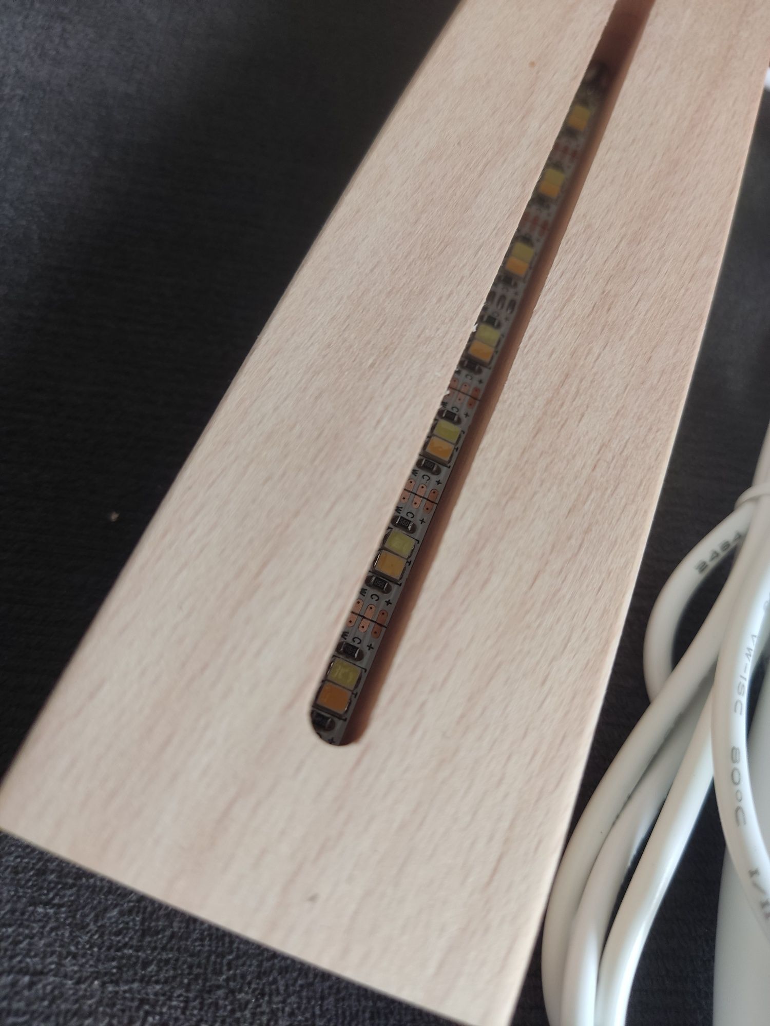 Podstawka LED drewniana lampka usb