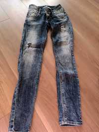 Jeansy, spodnie BERSHKA XS