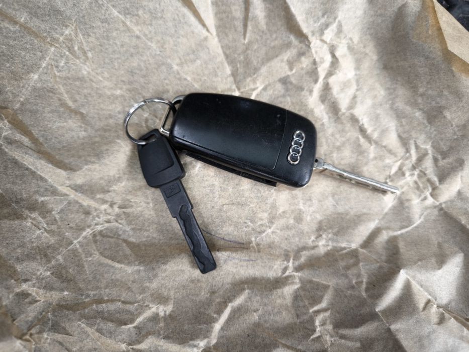 Ключ до audi А6 433 МГц
