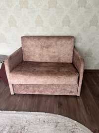 Продається крісло-диван. Розкладається , дуже містке і ціна класна .