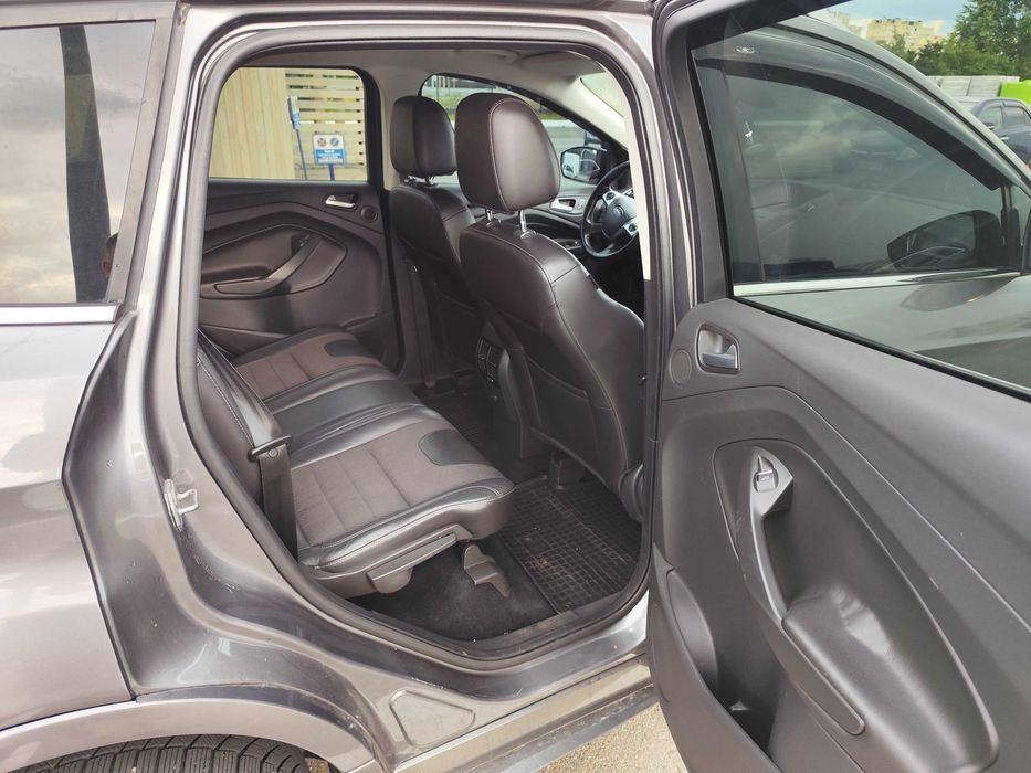 Продаж Ford Kuga 2014