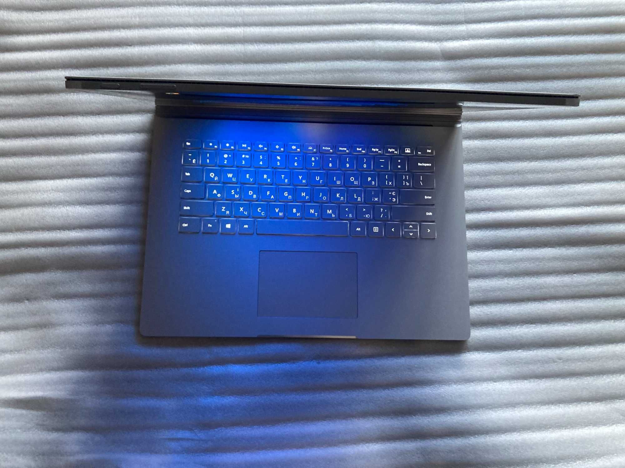 i7,16GB,256GB,NVIDIA GTX 1060 6GB Microsoft Surface Book 2 15" Windows