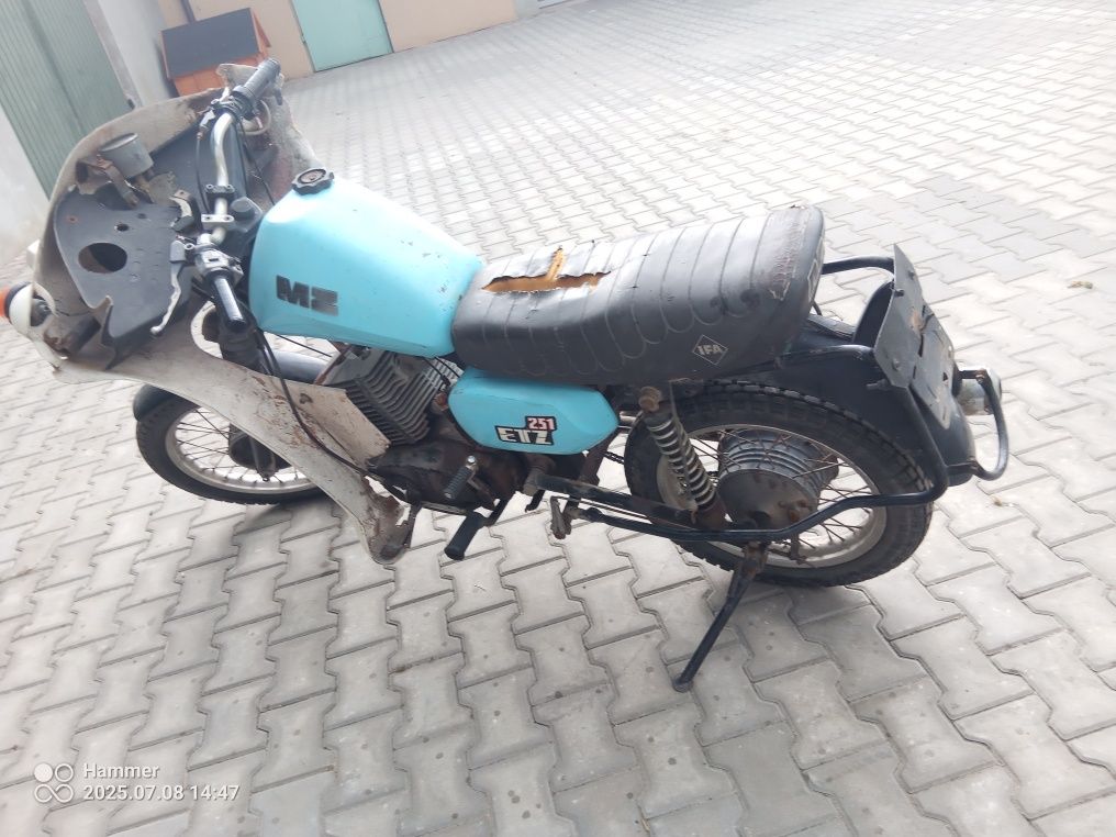 Mz-etz 251 z dokumentami