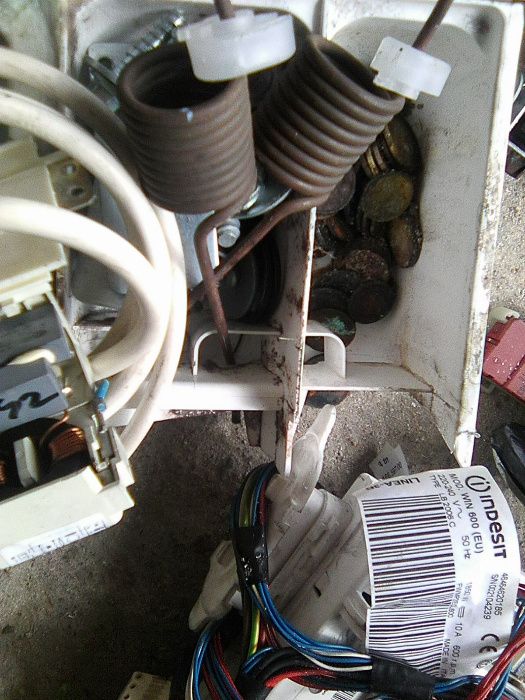 Maquina lavar Indesit W600   peças