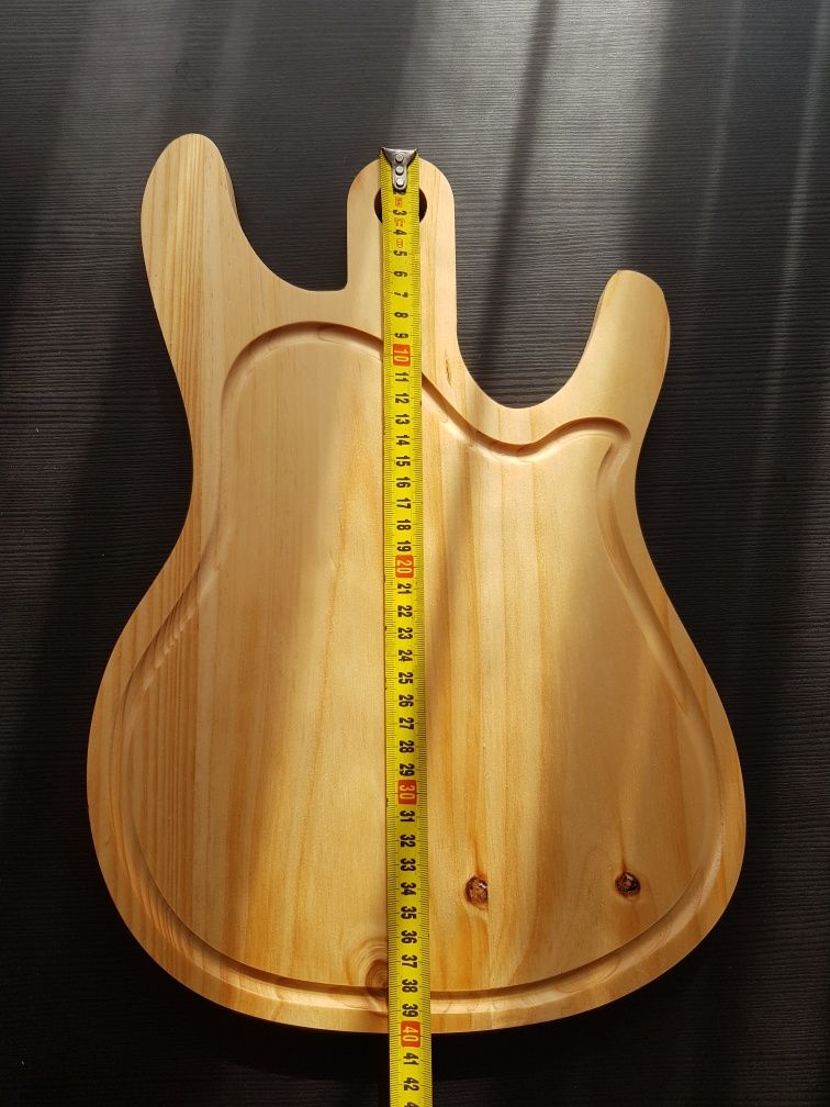 Tábua de corte em forma de guitarra