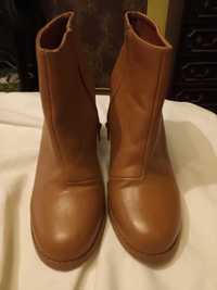 Botins camel  38