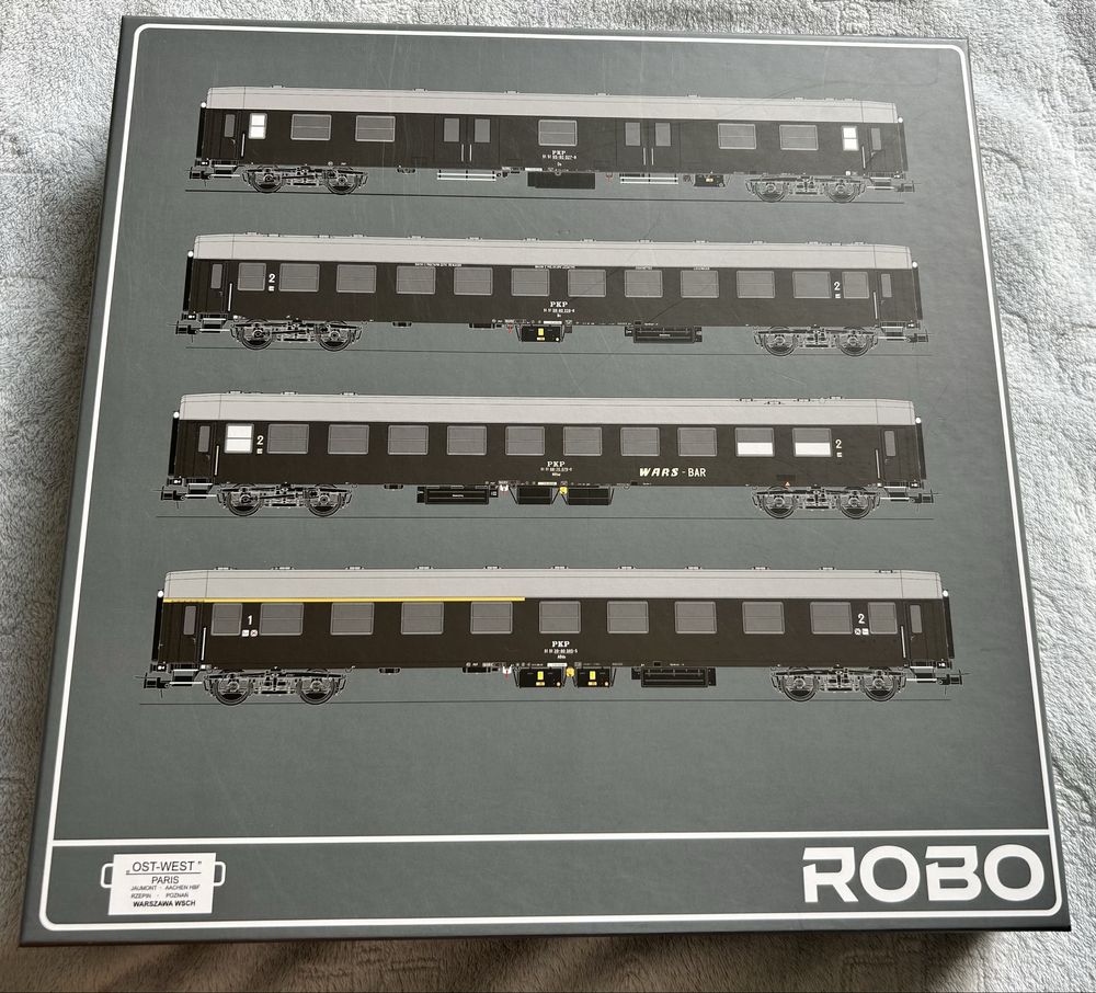Wagony osobowe PKP Robo 200021 OST-WEST oświetlenie nie piko