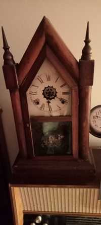 Relógio de capela muito antigo a funcionar