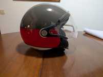 Capacete aberto Nexx. O tamanho é XL.