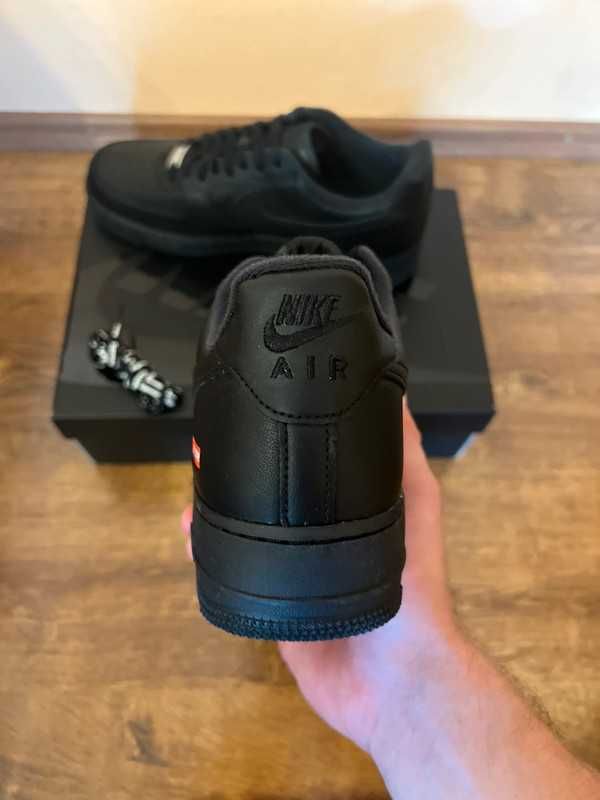 Nike Air Force 1 Low Supreme w kolorze czarnym 38-45