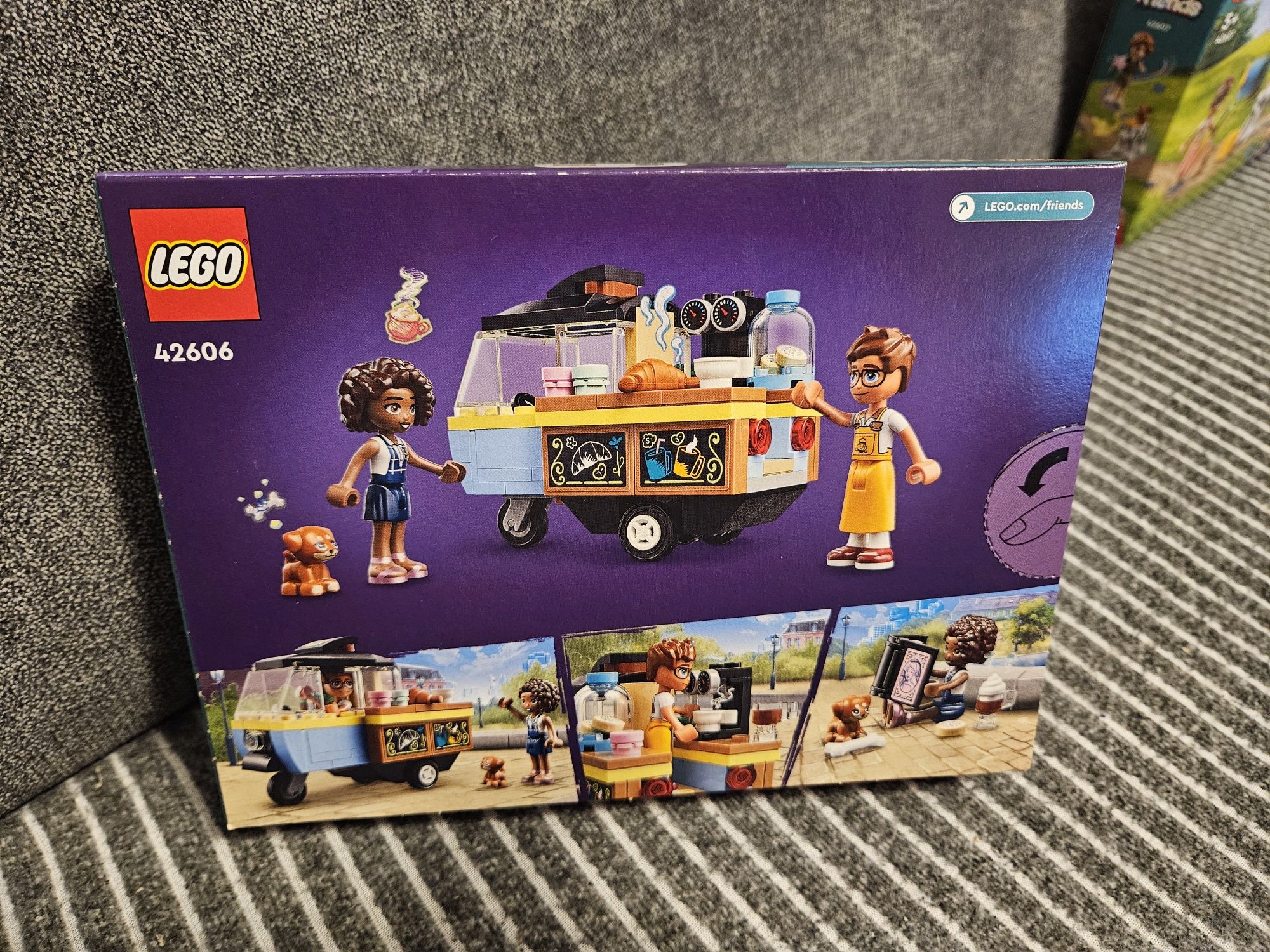 LEGO Friends 42606 Mobilny stojak na ciasta