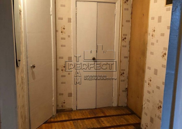 Продаж 2к квартири Кирилівська 115/2 / Кирилловская 115/2