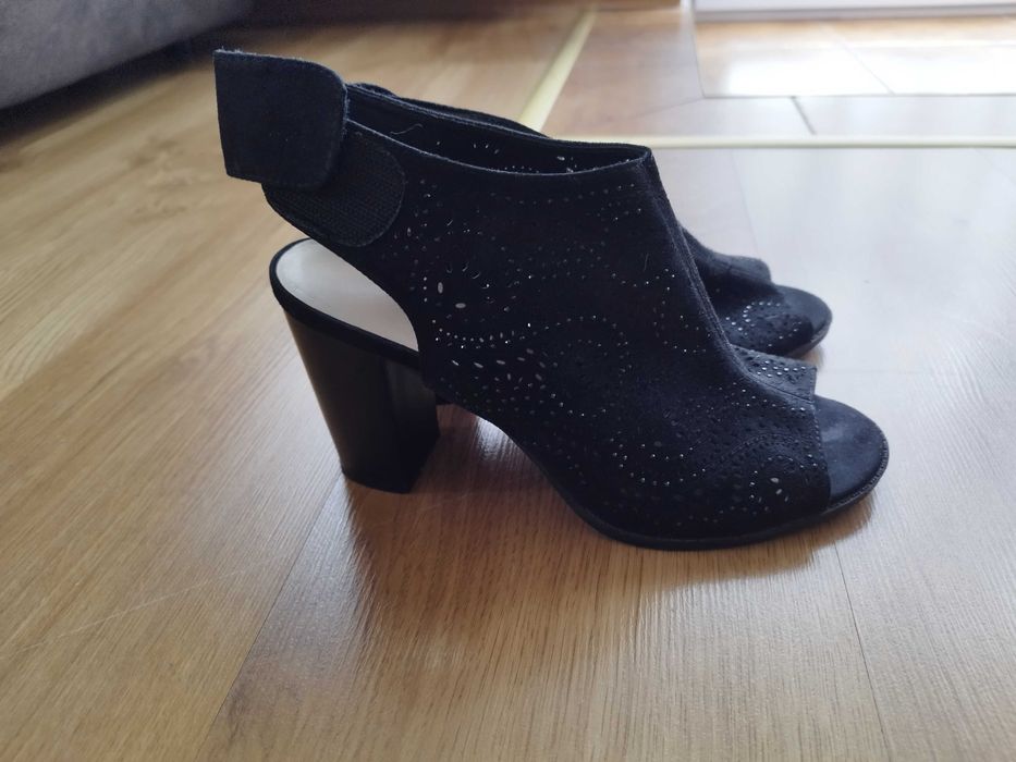 Buty w rozmiarze 39 Firma Jenny Fairy