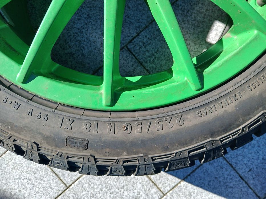 Jantes com pneus em bom estado