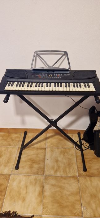Orgao eletrico com suporte