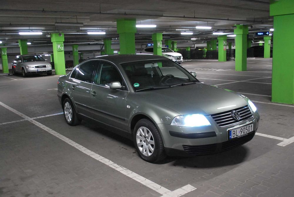 Volkswagen Passat 1.6 102KM 2002r.