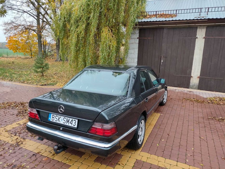 Mercedes Benz W124 3.0D 1988 r wąska listwa