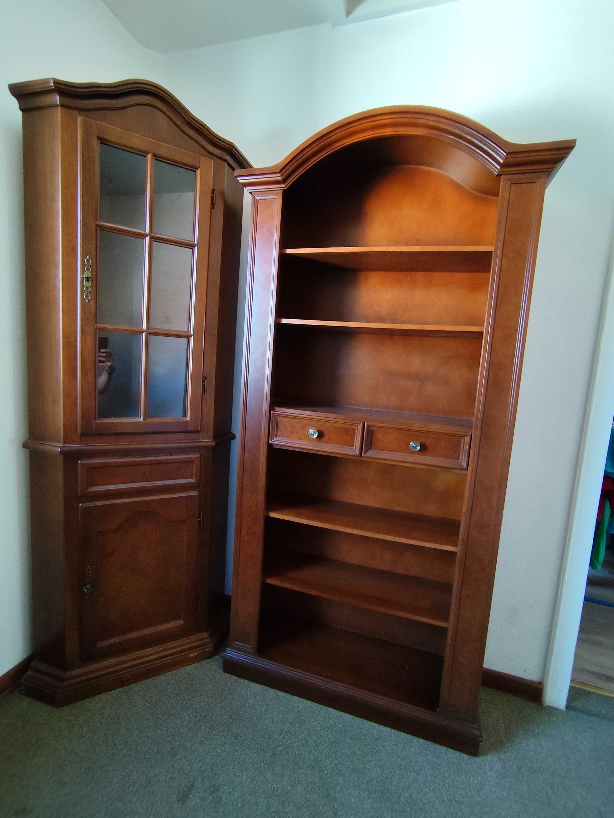 Biblioteczka 2 identyczne sztuki.